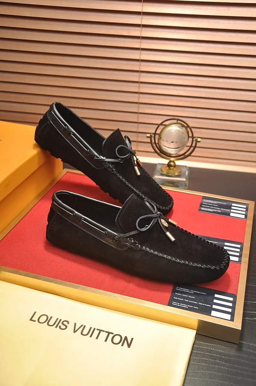 Men's men's shoes 💰420💶 [LV Doudou shoes] (water-dyed cowhide lining) new model is on the market, available on the official website. The new Doudou shoes are processed into single-color materials, and the uppers are made of imported cowhide material. The body of the shoe is fully hemmed with mark thread, and is lined with imported original cowhide leather. The elegant shoe shape is super suitable for all-matching, and the size is 38-44.